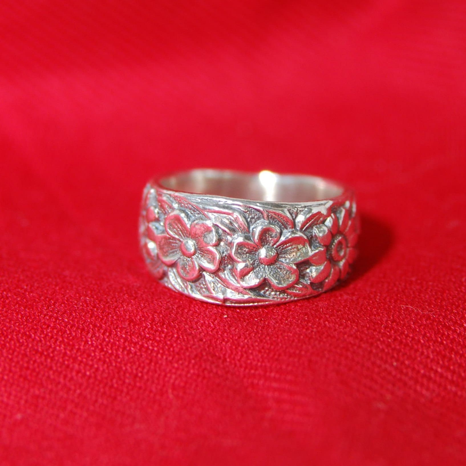Damenring Aus Sterlingsilber, Spitz Zulaufend, Größe 9 1/2 von TonisSouthernJewels