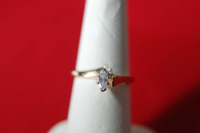 Lady's 10K Gelbgold 1/4Ct. Marquis Diamant Verlobungsring Lady's 10K Gelbgold 1/4Ct. Marquis Diamant Verlobungsring von TonisSouthernJewels