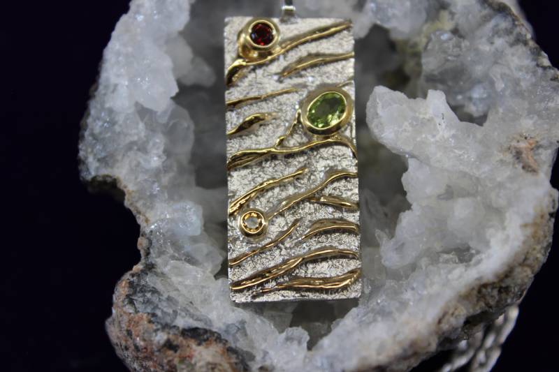 Signierter Designer Juvite Massiv Sterling Silber Rechteckig Geformter Granat, Citrin, Peridot Anhänger An Kette von TonisSouthernJewels