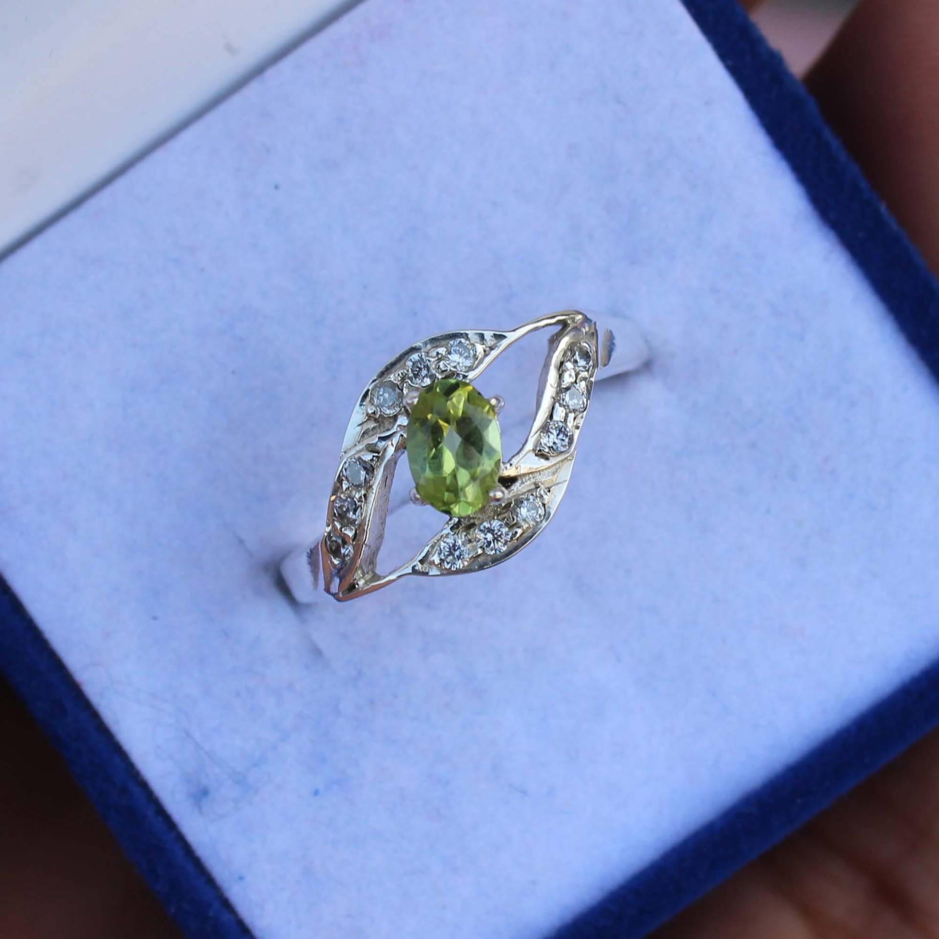 925 Sterling Silber Ring, Natürlicher Grüner Peridot Edelstein Ehering, Jubiläumsring, Versprechensring, Ovalschliff Geschenk Für Frauen von Tonyjewellers