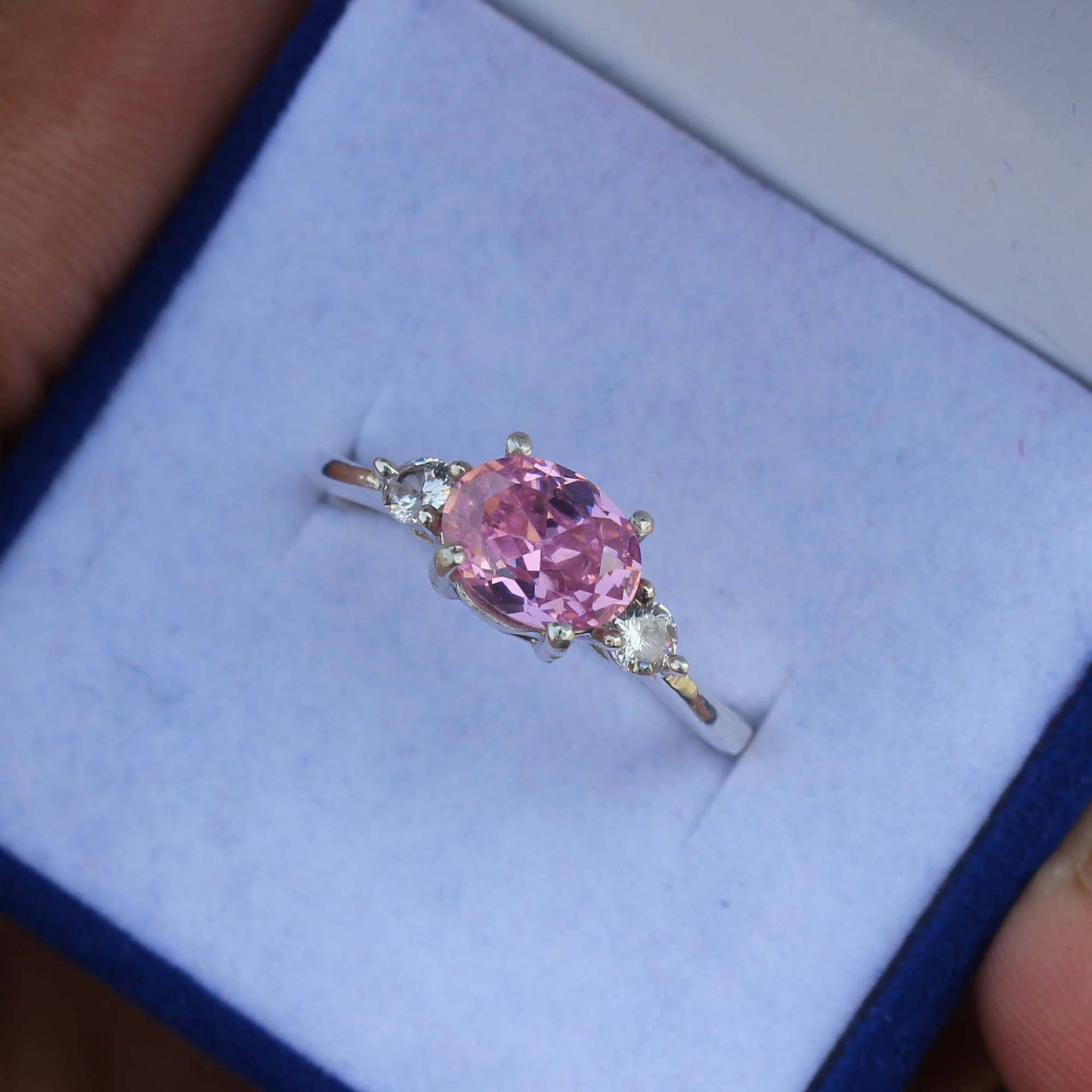 Pink Saphir Ring/ 6x8 Oval Geschliffener Verlobungsring/ Zarter Edelstein Brautring/ Geburtsstein Ring von Tonyjewellers