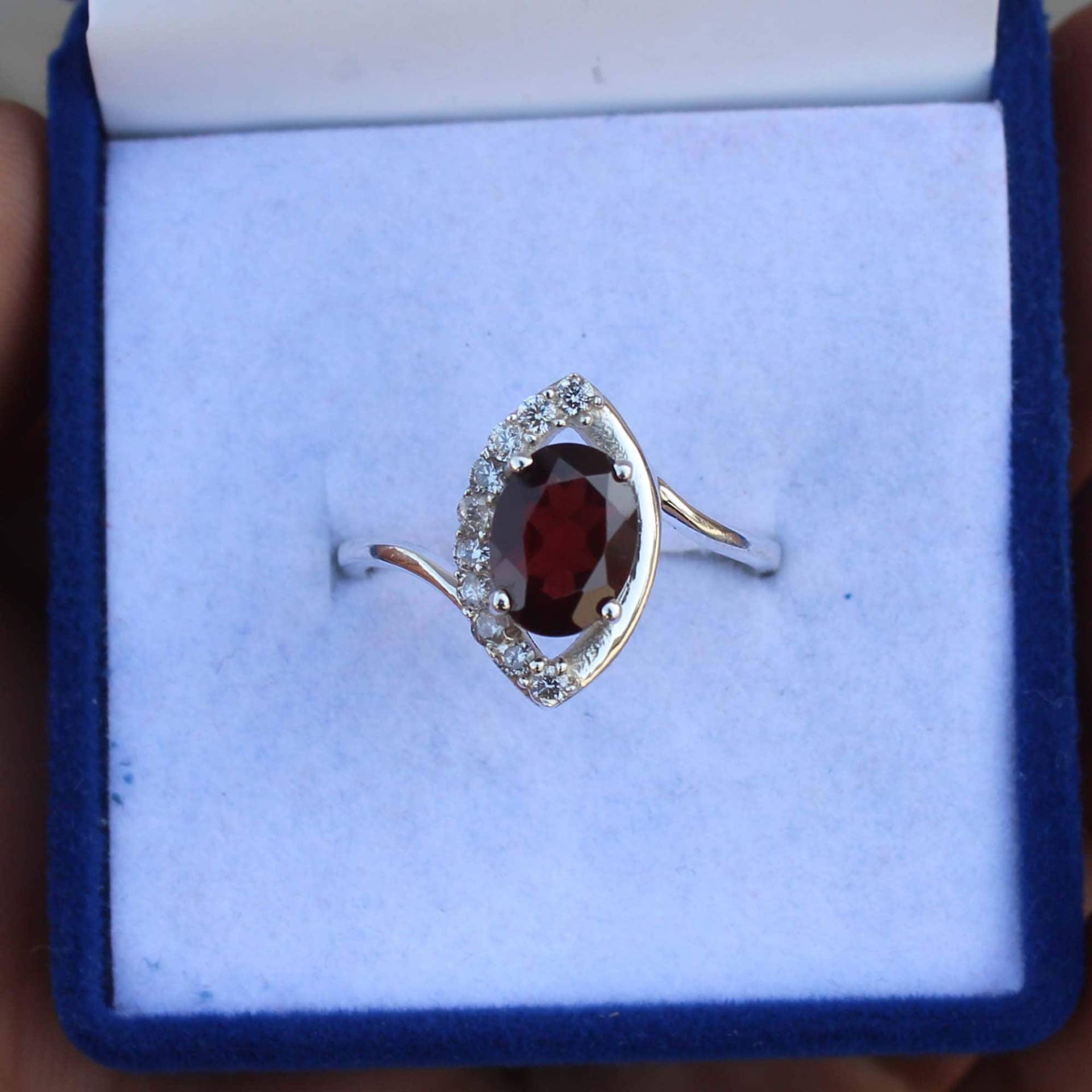 Vintage Stil Granat Ring, 925 Sterling Silber Oval Form Verlobungsring, Hochzeit Frauen Versprechen Geschenk Für von Tonyjewellers
