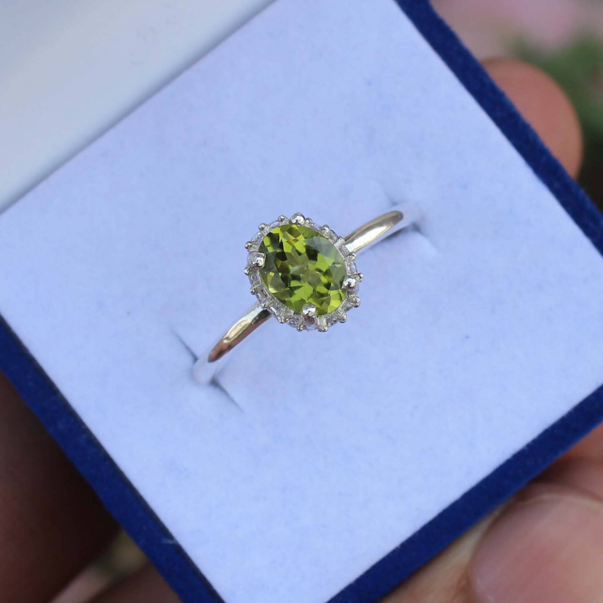 Wunderschöner Peridot Verlobungsring Oval Art Deco Ring Zacken Set Brautring Jahrestag Geschenk Für Sie Party Wear von Tonyjewellers