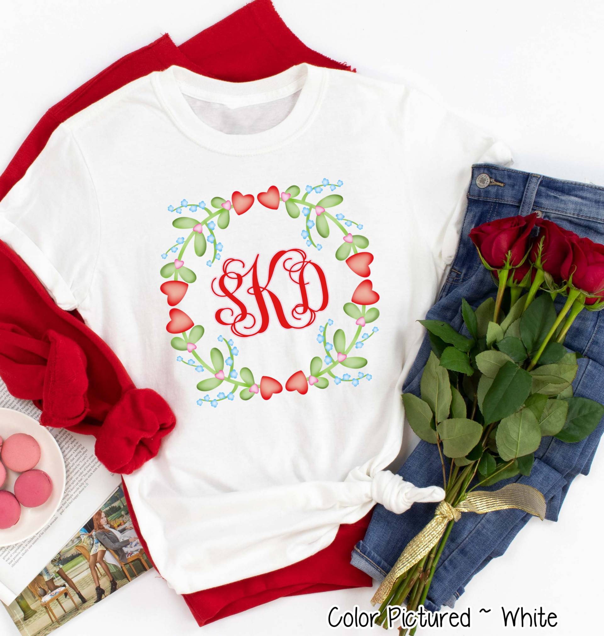 Benutzerdefinierte Monogramm Valentinstag Shirt, Xoxo T-Shirt, Mädchen T-Shirts Für Frauen, Süßes Herz Shirt von TooCuteCustomDesign