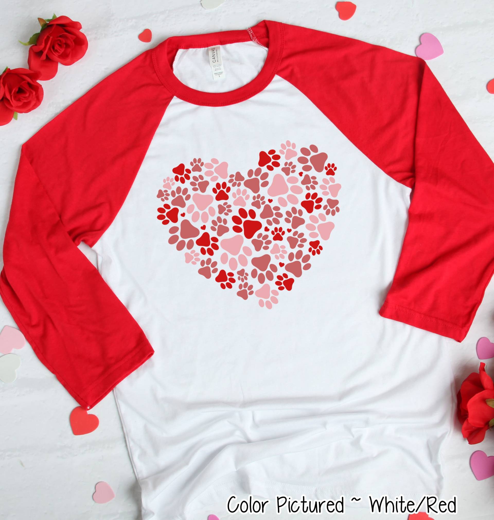 Pfotenabdruck Valentinstag Shirt, Hund Mama Shirt T-Shirt, Mädchen T-Shirts Für Frauen, Süßes Raglan T-Shirt von TooCuteCustomDesign