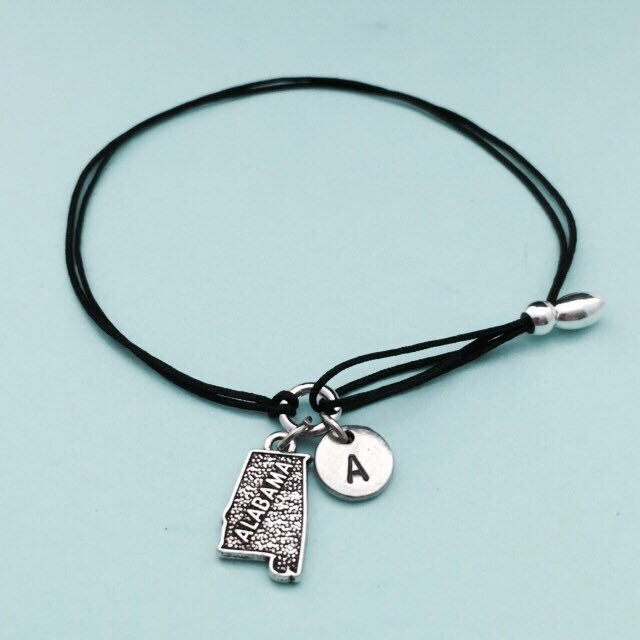 Alabama Schnur Armband, Bettelarmband Alabama, Verstellbare Bettelarmband, Personalisierte Erste Monogramm von Toodaughters