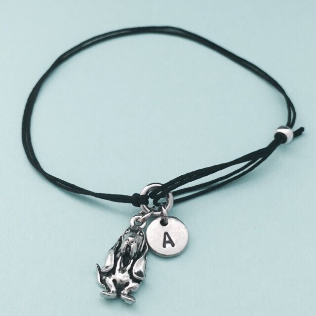 Basset Hound Schnur Armband, Bettelarmband Hound, Verstellbare Bettelarmband, Personalisierte Initial, Monogramm von Toodaughters