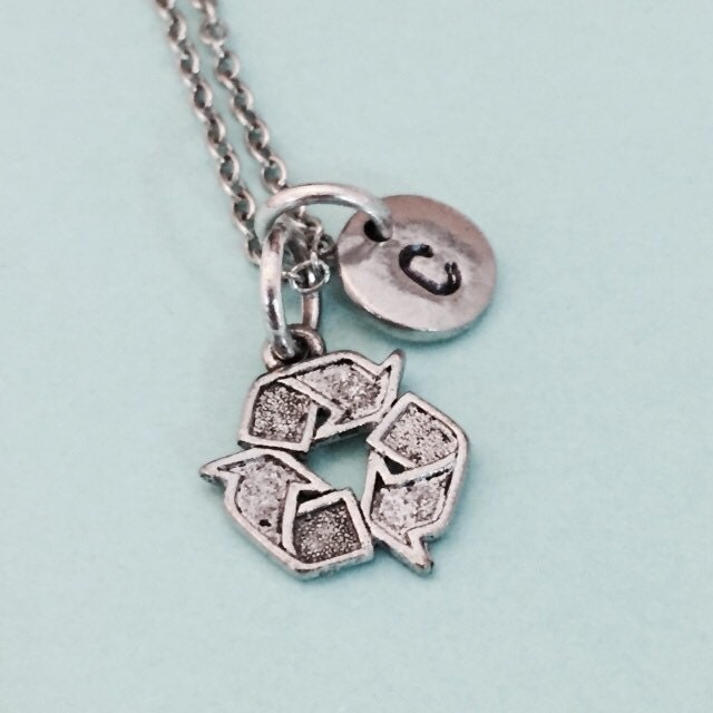 Bereiten Sie Symbol Halskette, Recycling, Charme, Recycling, Personalisierte Anfängliche Ursprünglichen Monogramm Bereiten Sie Symbol Halskette, Recycling, Charme, Recycling, Personalisierte Anfängliche Ursprünglichen Monogramm von Toodaughters