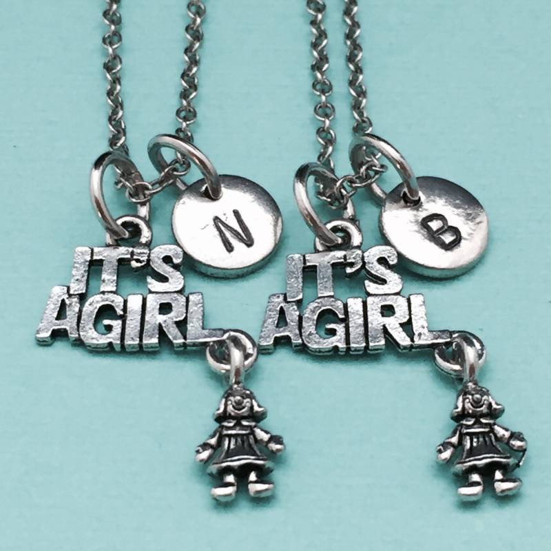 Besten Freund Halskette, Es Ist Ein Mädchen-Halskette, Baby Bff Schwester, Freundschaft Schmuck, Personalisierte, Initial, Monogramm Besten Freund Halskette, Es Ist Ein Mädchen-Halskette, Baby Bff Schwester, Freundschaft Schmuck, Personalisierte, Initial, Monogramm von Toodaughters
