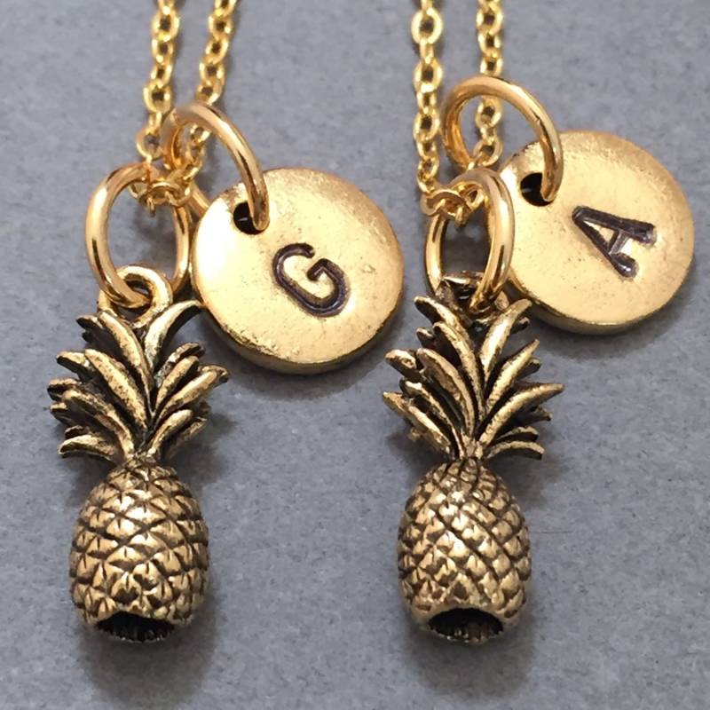 Bester Freund Collier, Ananas-Halskette, Halskette Essen, Bff Halskette, Schwester, Freundschaft Schmuck, Personalisierte Initial, Monogramm von Toodaughters