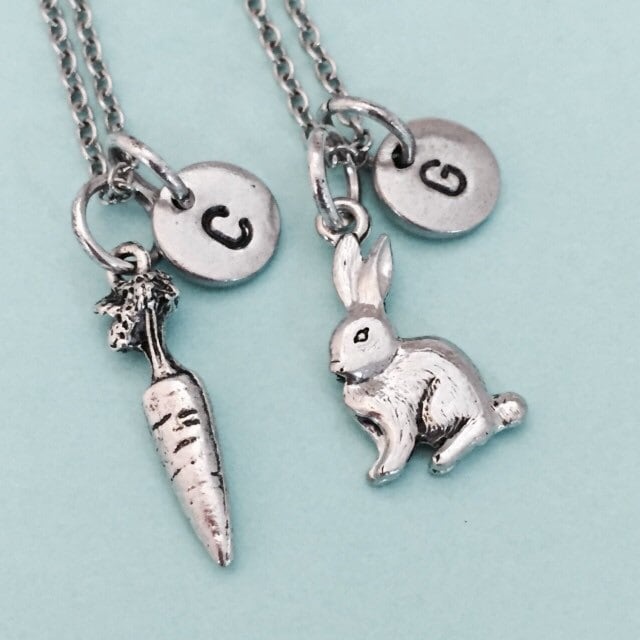 Bester Freund Collier, Bunny Halskette, Karotte Kaninchen Charme, Bff Halskette Freundschaft, Freunde, Personalisierte, Ursprünglichen Charme von Toodaughters