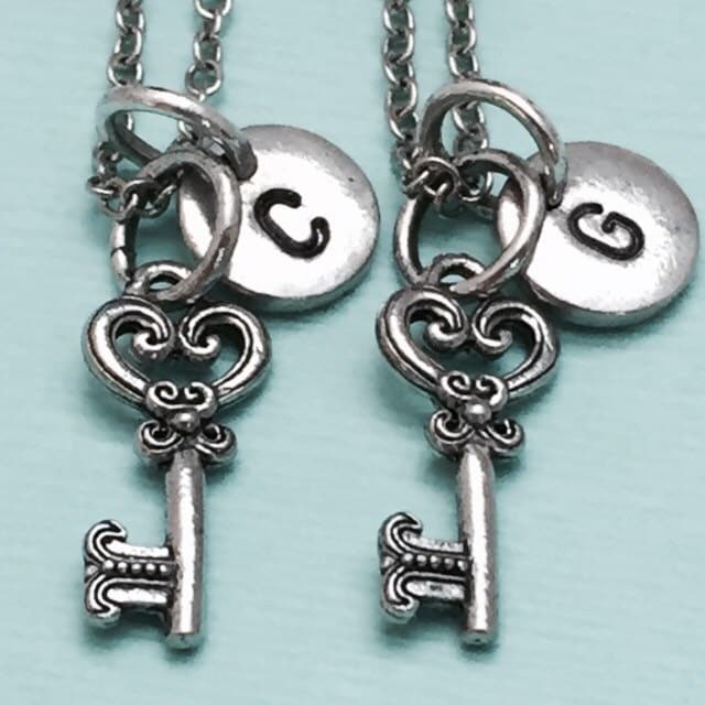 Bester Freund-Collier, Halskette, Skelettschlüssel Bff Schwester, Freundschaft Schmuck, Personalisierte, Initial, Monogramm von Toodaughters