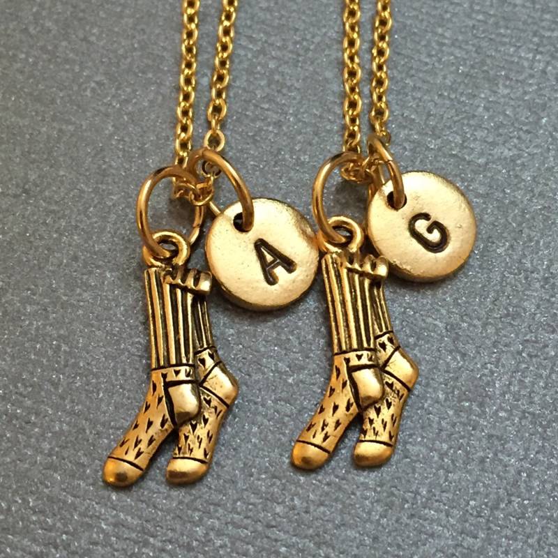 Bester Freund-Collier, Halskette Socken, Kleidung Halskette, Bff Schwester, Freundschaft Schmuck, Personalisierte, Initial, Monogramm von Toodaughters