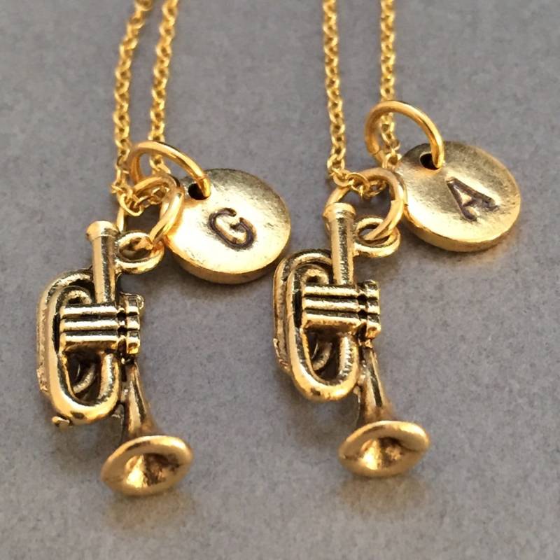 Bester Freund-Collier, Halskette Trompete, Musikinstrument Halskette, Bff Schwester, Freundschaft, Personalisierte, Initial, Monogramm von Toodaughters