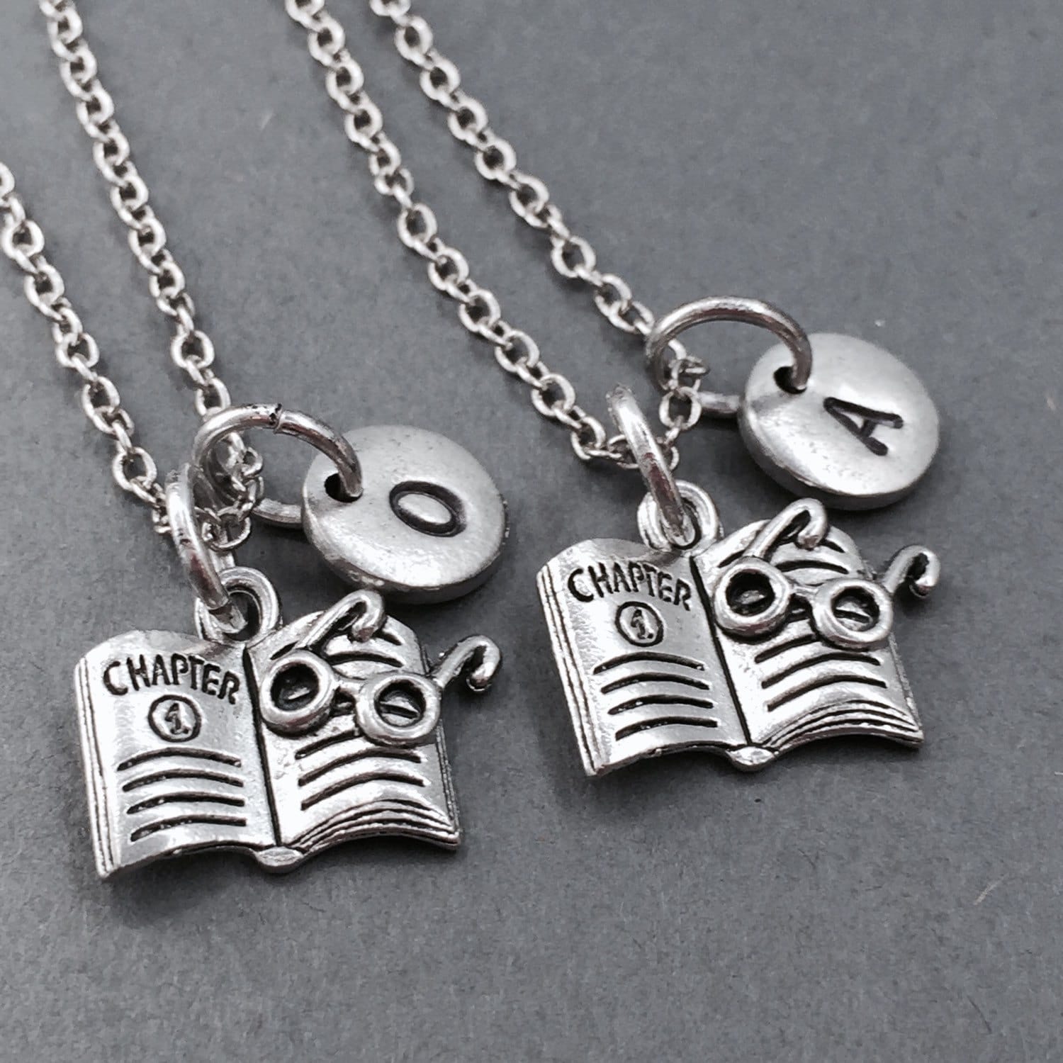 Bester Freund Halskette, Buch-Collier, Halskette Freundschaft, Personalisierte Bff Schwester Anfängliche Bester Freund Halskette, Buch-Collier, Halskette Freundschaft, Personalisierte Bff Schwester Anfängliche von Toodaughters