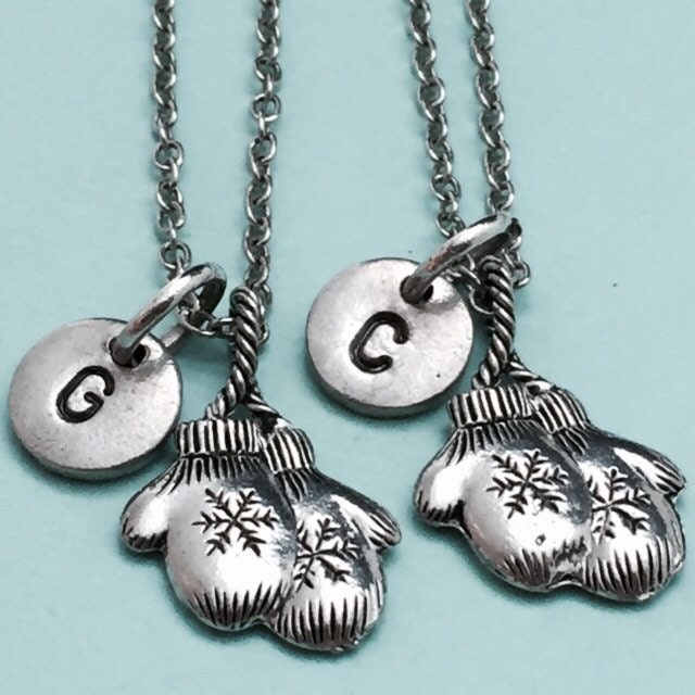 Bester Freund Halskette, Fäustlinge Halskette Kleidung, Bff Schwester, Freundschaft Schmuck, Personalisierte, Initial, Monogramm von Toodaughters