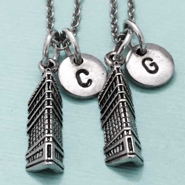 Bester Freund Halskette, Halskette Flacheisen Gebäude, Gebäude Bff Schwester, Freundschaft, Personalisierte, Initial, Monogramm von Toodaughters