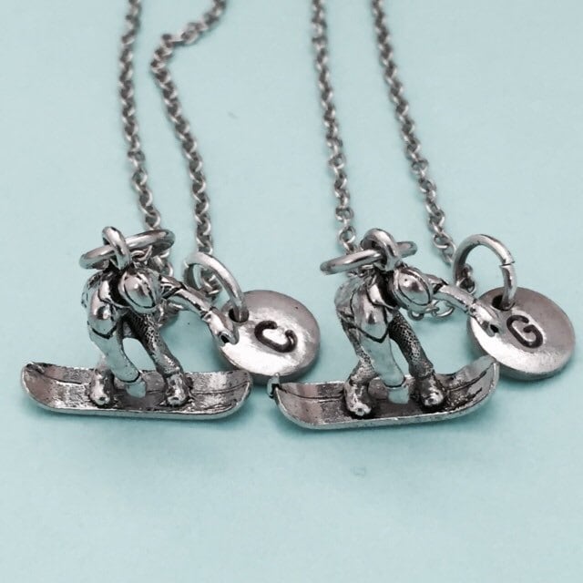 Bester Freund Halskette, Halskette Snowboarder, Snowboarden Collier, Bff Schwester, Freundschaft Schmuck, Personalisierte, Initial, Monogramm von Toodaughters
