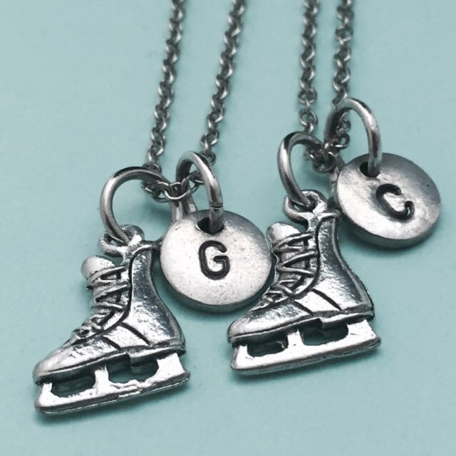 Bester Freund Halskette, Hockey Skate Halskette Sport, Bff Schwester, Freundschaft Schmuck, Personalisierte, Initial, Monogramm von Toodaughters