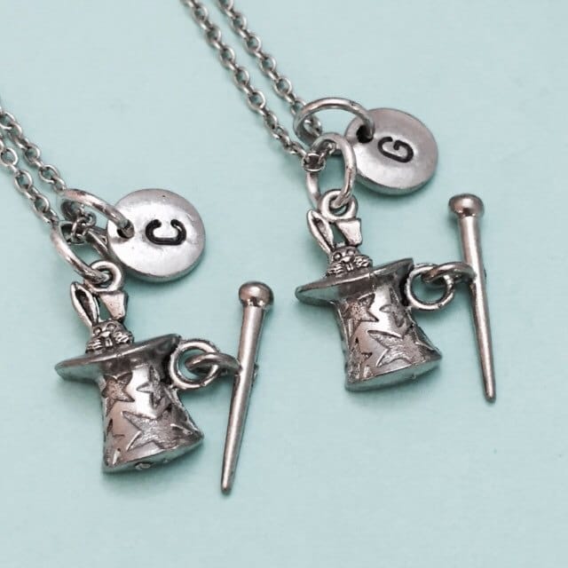 Bester Freund Halskette, Kaninchen Im Hut, Collier, Magier, Bff Freundschaft, Schwester Freunde, Personalisiert, Erste von Toodaughters