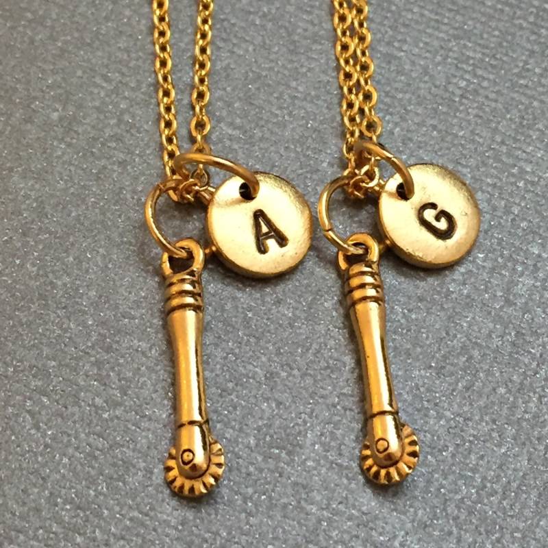 Bester Freund Halskette, Pizza Fräser Halskette Utensil, Bff Schwester, Freundschaft Schmuck, Personalisierte, Initial, Monogramm von Toodaughters