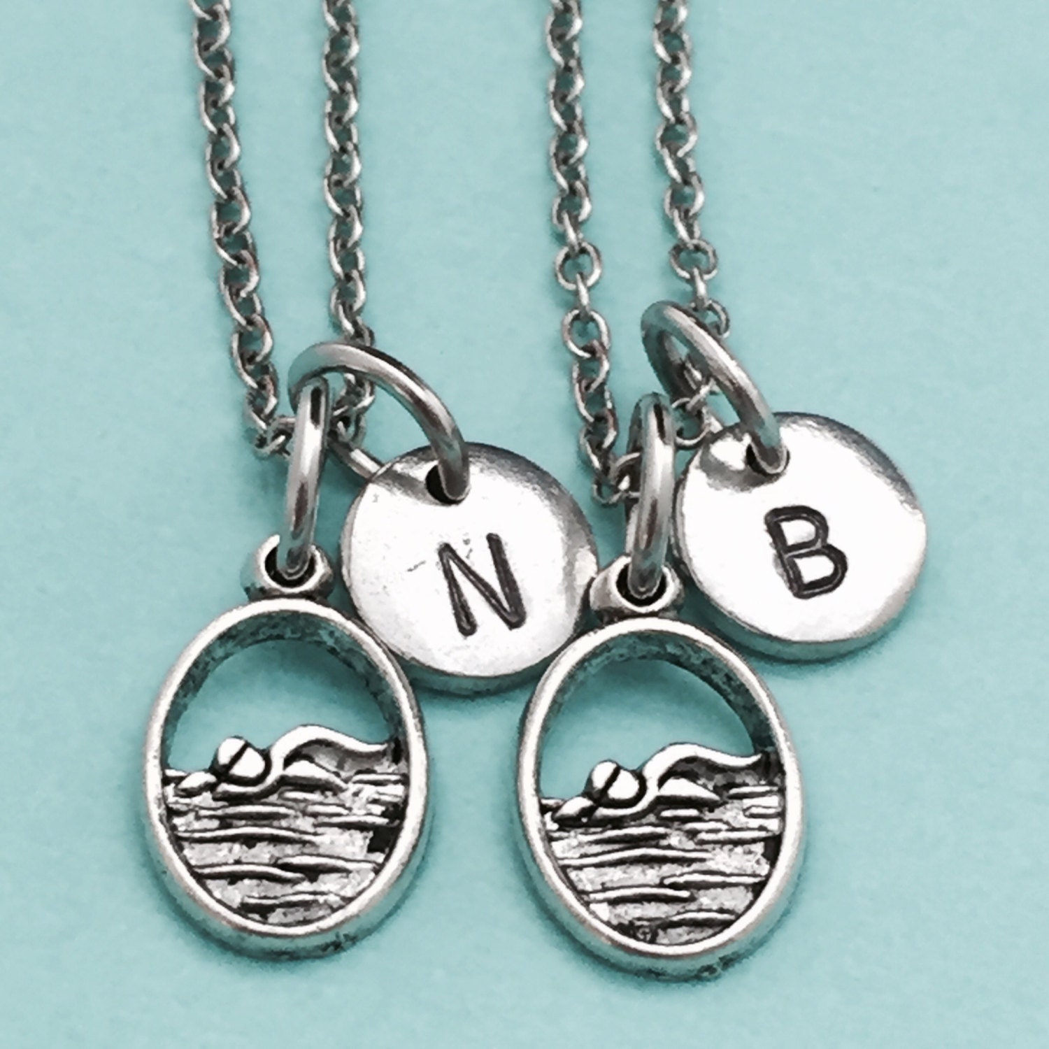 Bester Freund Halskette, Schwimmer Halskette Sport, Bff Schwester, Freundschaft Schmuck, Personalisierte, Initial, Monogramm von Toodaughters