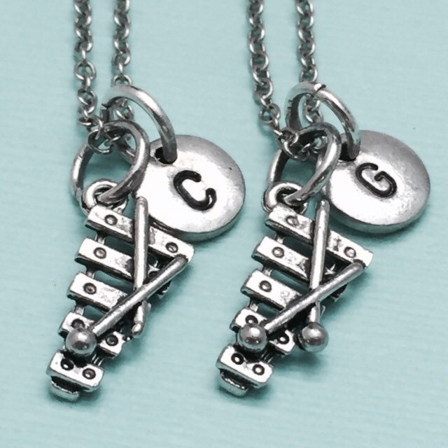 Bester Freund Halskette, Xylophon Halskette Musikinstrument, Bff Schwester, Freundschaft, Personalisierte, Initial, Monogramm von Toodaughters