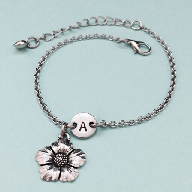 Bettelarmband Blume, Blume Charm, Verstellbare Armband, Pflanze, Personalisierte Erste Monogramm von Toodaughters