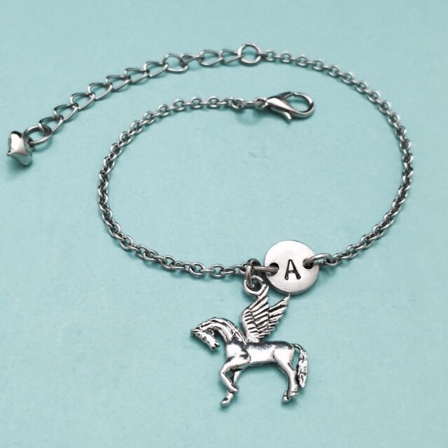 Bettelarmband Pegasus, Pegasus Charm, Verstellbare Armband, Tier, Personalisierte Erste Monogramm von Toodaughters