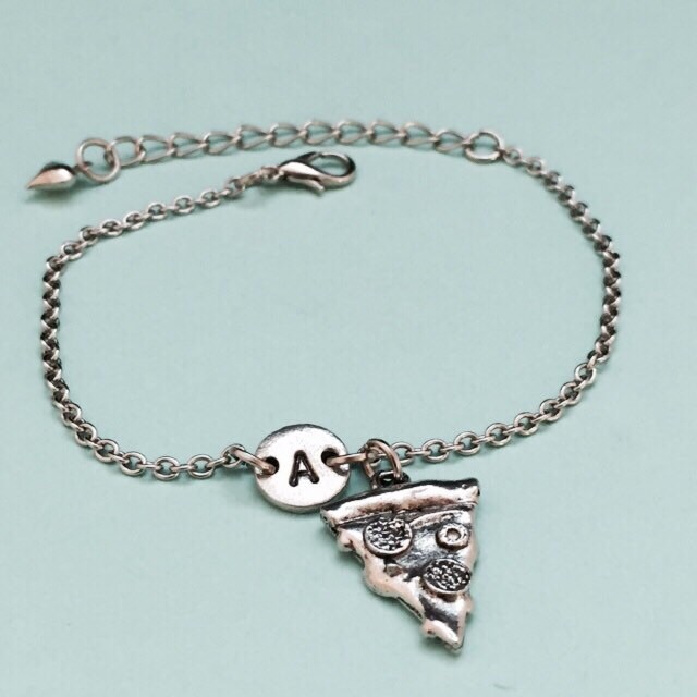 Bettelarmband Pizza, Pizza Charme, Verstellbare Armband, Personalisiertes Anfängliche Monogramm, Essen Freund von Toodaughters