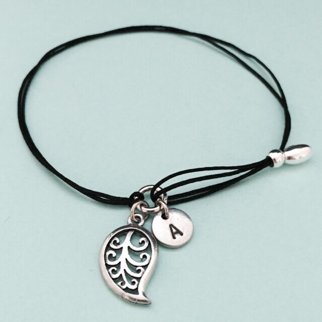 Blatt-Kordel-Armband, Blatt Bettelarmband, Verstellbare Armband, Personalisierte Erste Monogramm von Toodaughters