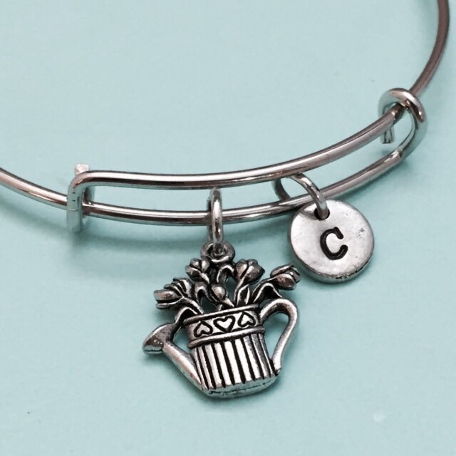 Blume Topf Armreif Bettelarmband, Erweiterbar Armreif, Charm Armband, Personalisiertes Anfängliche Monogramm von Toodaughters