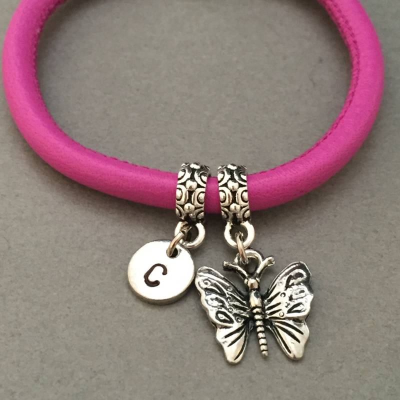 Butterfly-Leder-Armband, Schmetterling Charm Armband, Leder Personalisierte Erste Monogramm von Toodaughters
