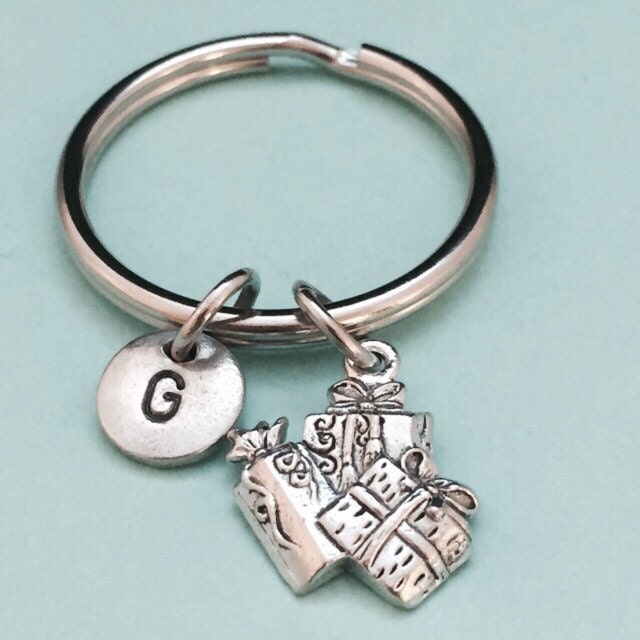 Drei Geschenke, Schlüsselbund, Drei Geschenke Charme, Urlaub, Personalisierte Schlüsselanhänger, Ihr Angepasste Monogramm von Toodaughters