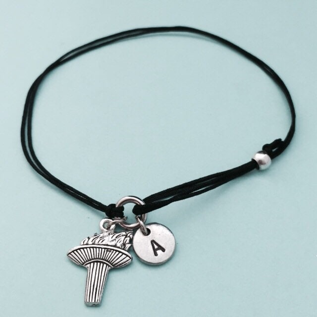 Fackel-Schnur Armband, Bettelarmband Fackel, Verstellbare Bettelarmband, Personalisierte Initial, Monogramm von Toodaughters