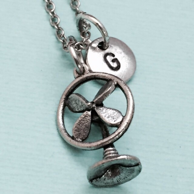 Fan-Halskette, Lüfter Charme, 3D Ventilator Halskette, Personalisierte Collier, Anfängliche Ursprünglichen Monogramm von Toodaughters