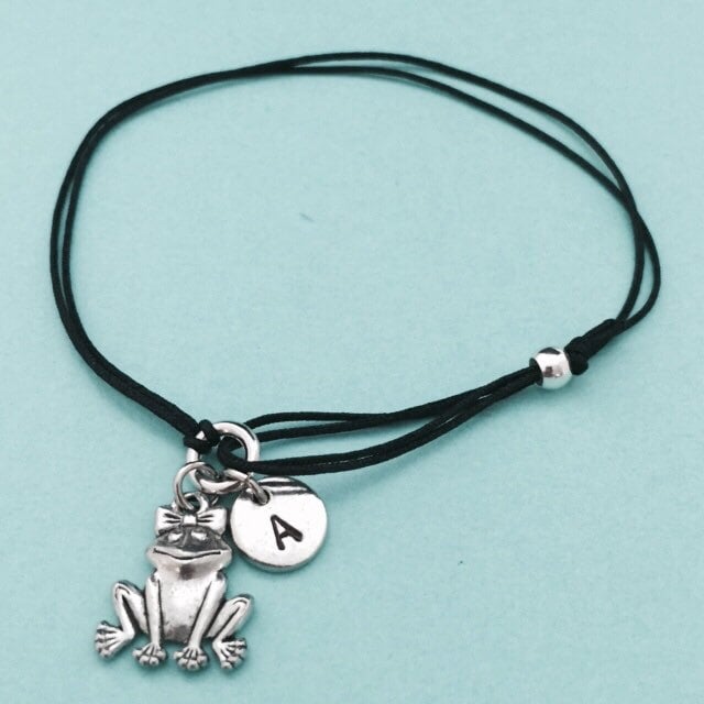 Frosch Schnur Armband, Bettelarmband Frosch, Verstellbare Bettelarmband, Personalisierte Erste Monogramm von Toodaughters