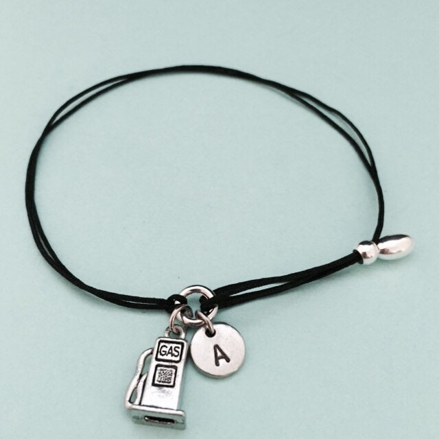Gas Pumpe Schnur Armband, Bettelarmband Pumpe, Verstellbare Bettelarmband, Personalisierte Initial, Monogramm von Toodaughters