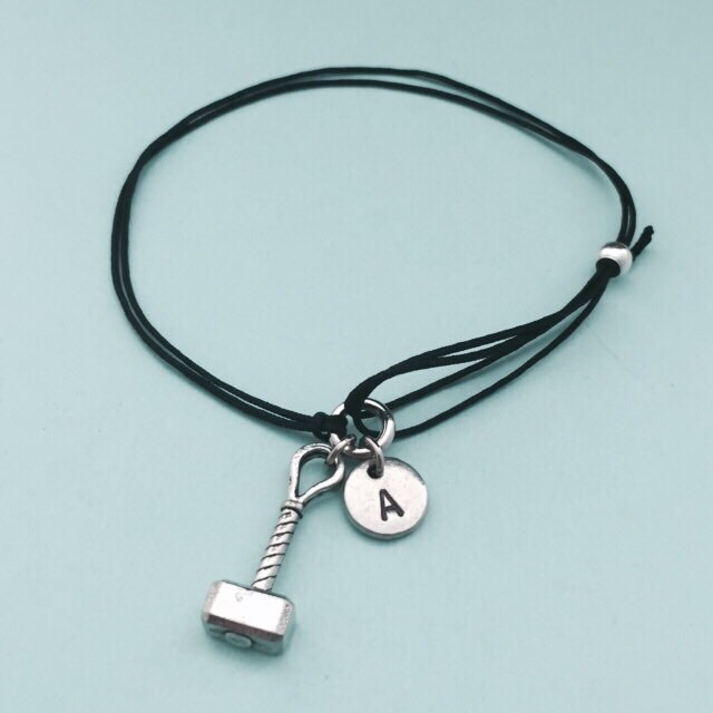Hammer-Schnur Armband, Bettelarmband Hammer, Verstellbare Bettelarmband, Personalisierte Initial, Monogramm von Toodaughters