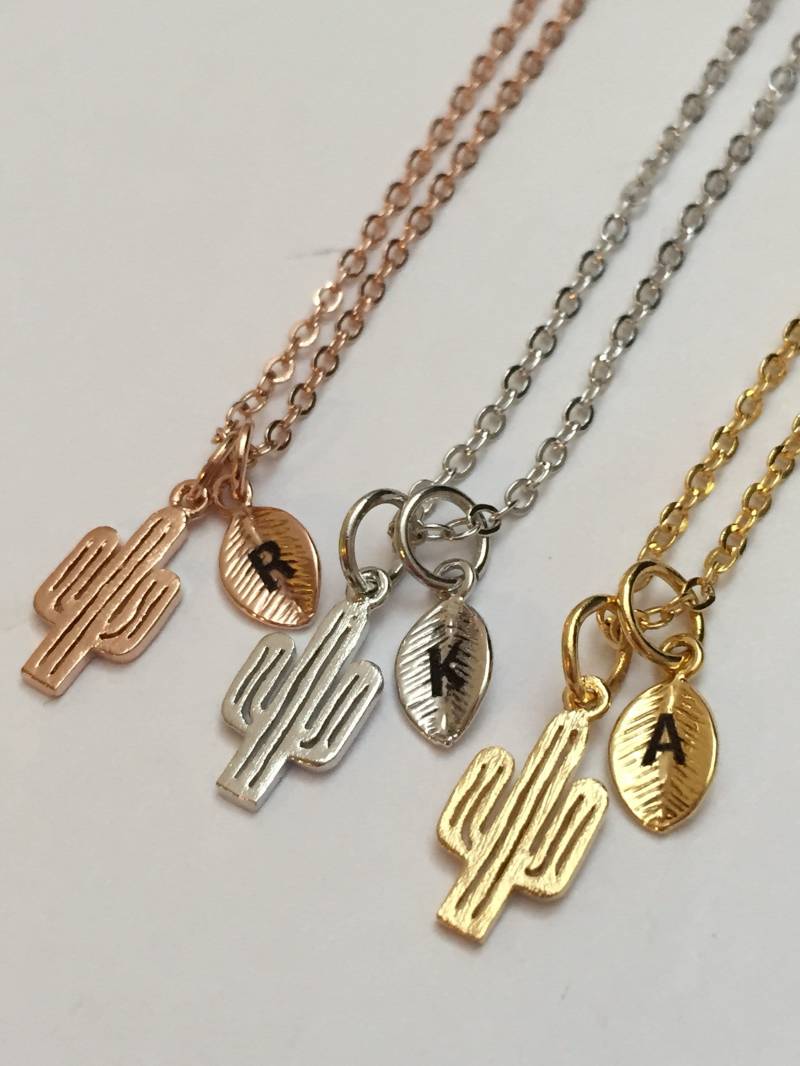 Kaktus-Halskette, Kaktus Charme, Pflanze Halskette, Personalisierte Erste Anfänglichen Monogramm von Toodaughters
