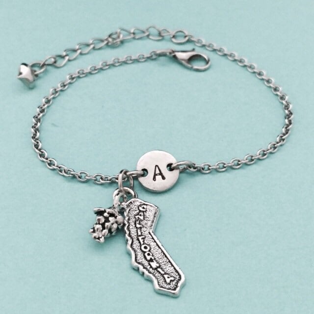 Kalifornien Charm Armband, Charme, Verstellbare Zustand, Personalisierte Erste Monogramm von Toodaughters