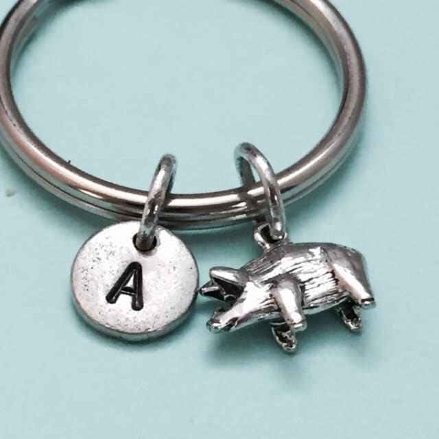 Klein Schwein, Schlüsselbund, Kleine Schwein Charm, Tier Keychain, Personalisierte Schlüsselbund Erste, Ursprüngliche Charme, Angepasst, Monogram von Toodaughters