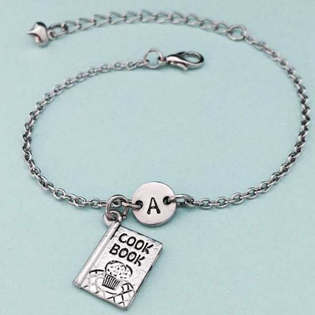 Koch Buch Bettelarmband, Charme, Verstellbare Armband, Buch, Personalisierte Erste Monogramm von Toodaughters