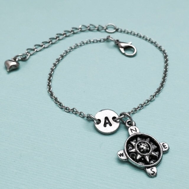 Kompass Charm Armband Charm, Verstellbare Armband, Richtungen, Personalisiertes Anfängliche Monogramm von Toodaughters