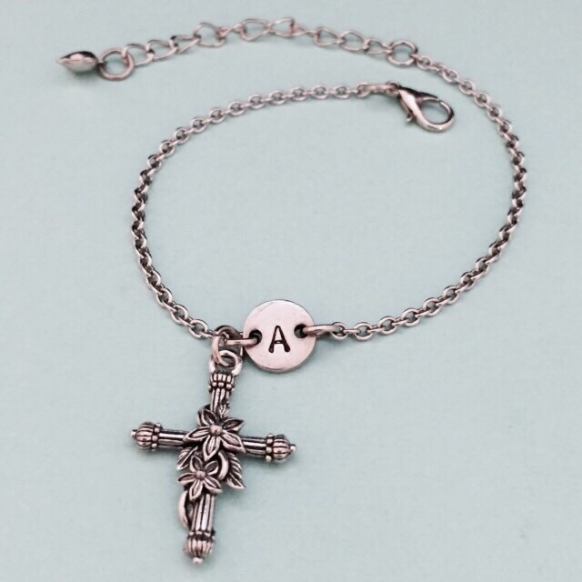 Kreuz Mit Blumen-Armband, Blumen Charme, Verstellbare Armband, Religiöse, Personalisiertes Erste, Monogramm von Toodaughters