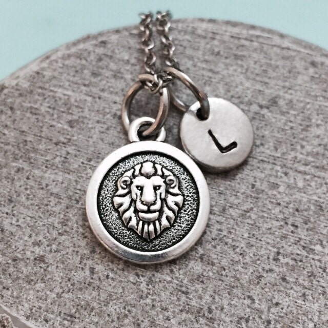 Leo-Halskette, Leo Charme, Horoskop Halskette, Personalisierte Erste Ursprünglichen Monogramm von Toodaughters