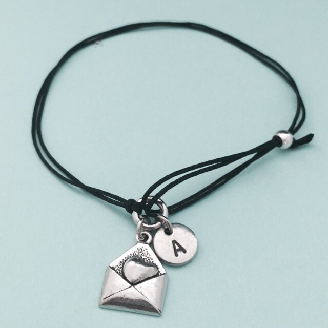 Liebe Brief Schnur Armband, Bettelarmband, Verstellbare Personalisierte Initial, Monogramm von Toodaughters