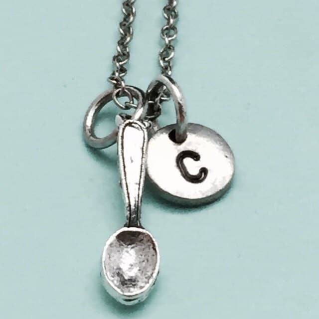 Löffel-Halskette, Löffel Charme, Utensil Halskette, Personalisierte Collier, Anfängliche Ursprünglichen Monogramm von Toodaughters