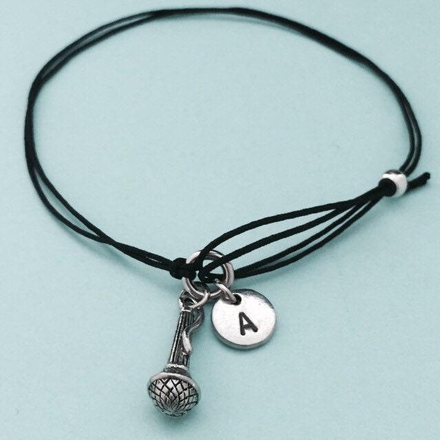 Mikrofon Kabel Armband, Bettelarmband Mikrofon, Verstellbare Bettelarmband, Personalisierte Erste Monogramm von Toodaughters