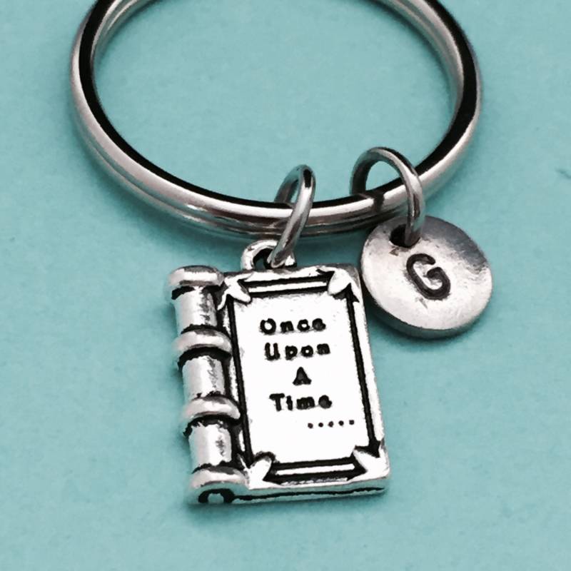Nachdem Auf Eine Zeit Schlüsselbund, Einmal Charme, Buch Schlüsselanhänger, Personalisierte Anfängliche Keychain Schlüsselanhänger Angepasst Nachdem Auf Eine Zeit Schlüsselbund, Einmal Charme, Buch Schlüsselanhänger, Personalisierte Anfängliche Keychain Schlüsselanhänger Angepasst von Toodaughters